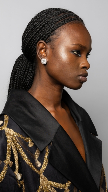 Natural diamonds sparked conversations at Raw Mango’s London Fashion Week debut.

Guests reflected on what natural means to them, from artistry and authenticity to the remarkable journey of diamonds from the earth to jewellery.

Because some materials don’t just complete a look.
They carry a story.

Jewellery by @forevermarkbydebeers 

#NaturalDiamonds #HeeraHaiSadaKeLiye #LondonFashionWeek #RawMango #DiamondJewellery

[De Beers Group, Natural Diamonds, Fashion Week Conversation, Raw Mango Collaboration, Diamond Heritage, Luxury Jewellery India]