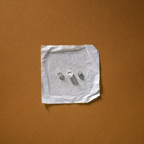 three diamonds lined up