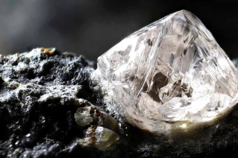How natural diamonds are formed: A billion-year journey