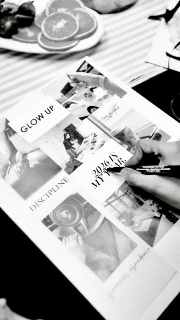 As the new year begins, we pause, reflect, and set our intentions for what’s next.
Here’s to vision boards filled with dreams, hearts full of hope, and the glow of Natural Diamonds guiding it all.

Every Intention Pendant carries a wish for the new year, from nature’s heart to yours.

#DeBeersGroup #NaturalDiamonds #IntentionPendants #LoveFromUniverse #HeeraHaiSadaKeLiye

[De Beers Group, A Diamond Is Forever, Heera Hai Sada Ke Liye, Jewellery, Gifting, Natural Diamond Pendants, Luxury Jewellery]