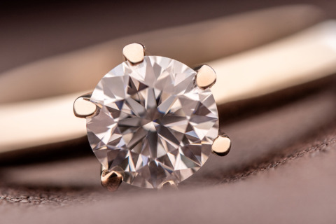 White sapphire or natural diamond? Here’s how to tell them apart