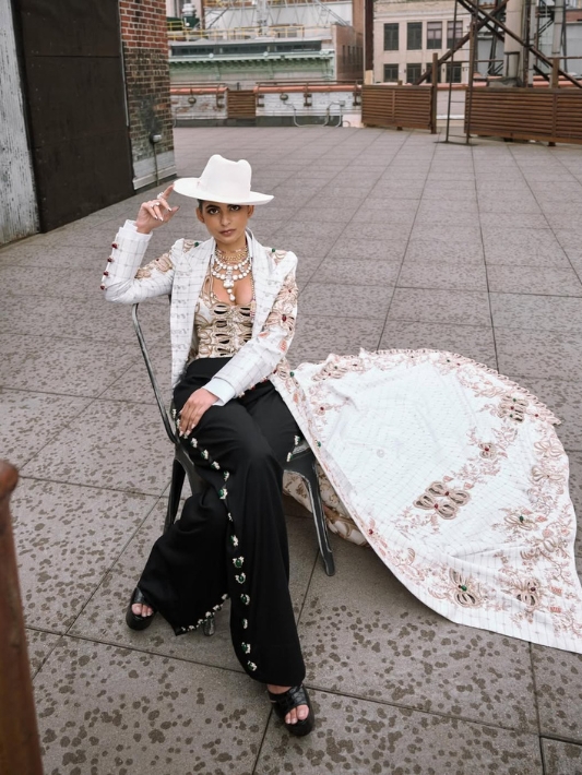 Isha Ambani wearing natural diamonds