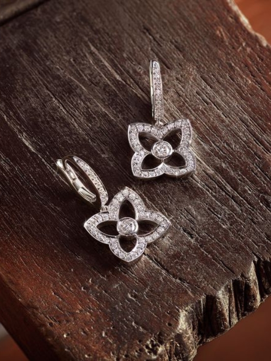 Natural diamond jewellery