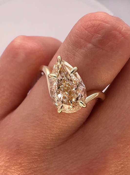 Champagne coloured natural diamond ring