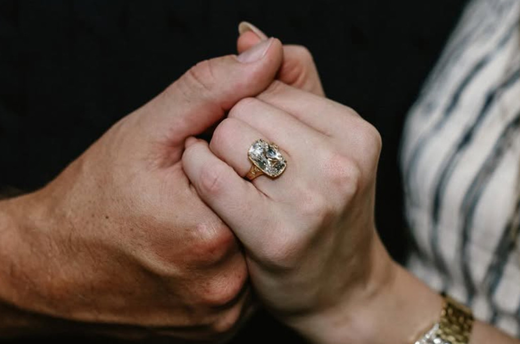 Taylor Swift’s old mine-cut diamond engagement ring