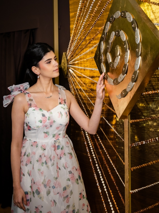 Sanjana Sanghi at De Beers India Art Fair