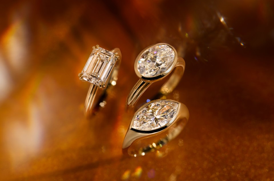 Natural diamond rings 