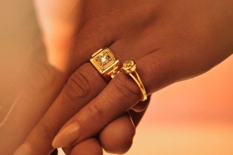 Why do natural diamonds symbolise everlasting love and devotion?