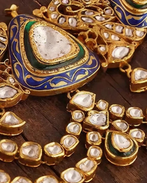 Polki diamonds necklace