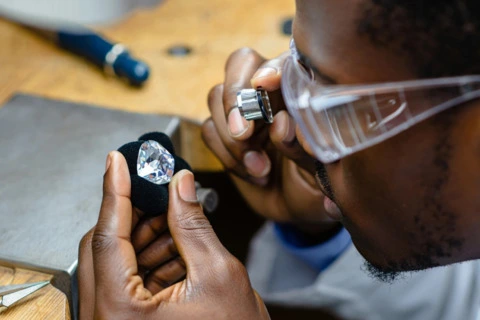 The difference between hand-cut and machine-cut diamonds