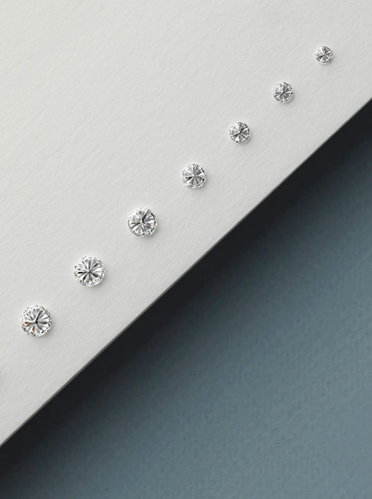 Natural diamonds of varying clarity