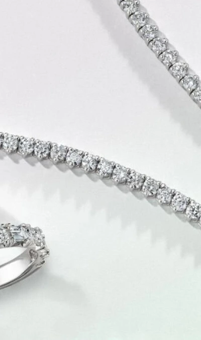 Choosing the right natural diamond cut, carat and style for life’s milestones