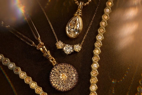 A closer look at the captivating colour palette of natural Desert diamonds