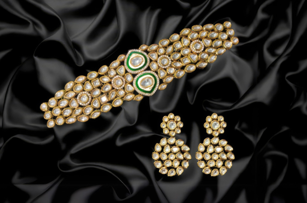A kundan meena jewellery set by Ishhaara