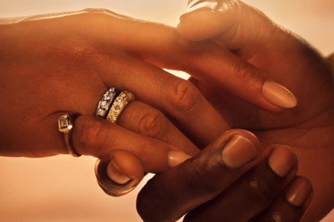A modern guide to gifting natural diamond jewellery