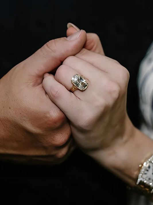 Taylor Swift's old mine cut diamond engagement ring