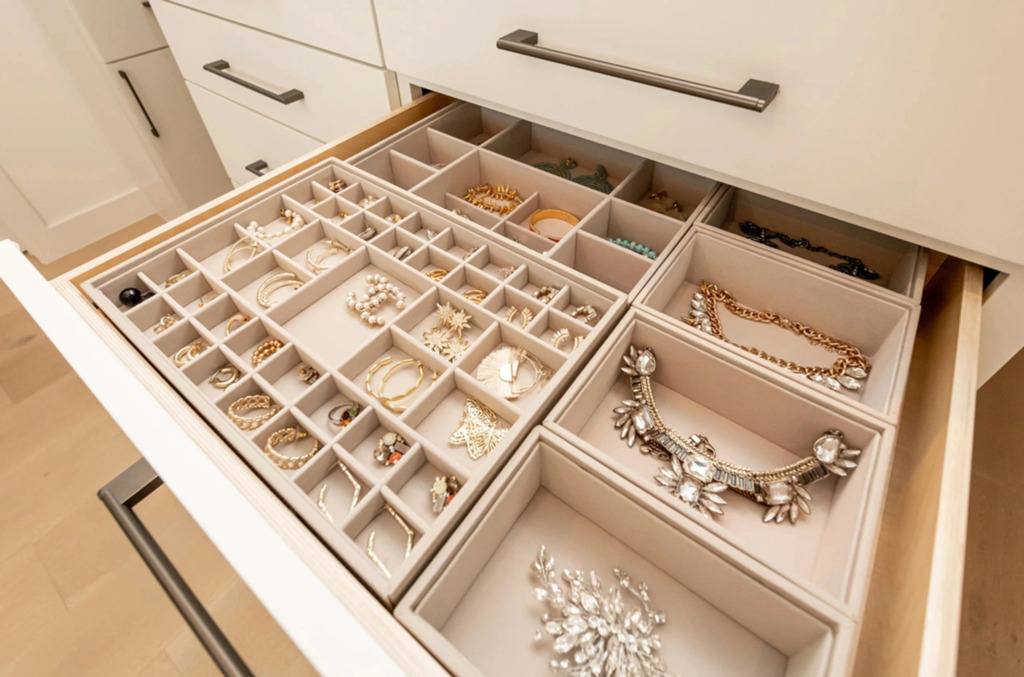 Neatly-stored-pieces-in-separate-compartments