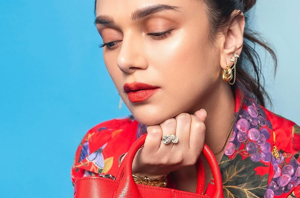Pear-Shaped-Diamond-Guide_Aditi-Rao-Hydaris-Toi-et-Moi-Ring_