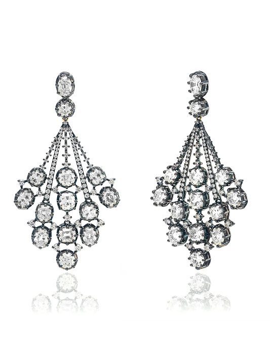 Chandelier earrings by Jenna Blake © Image courtesy of Jenna Blake