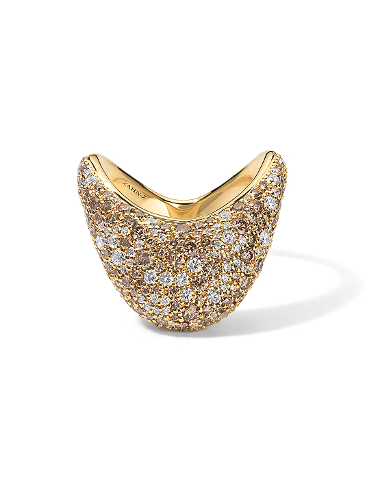 Designer Hiba Husayni of Zahn-Z's pavé Zaha ring © Image courtesy of Zahn-Z