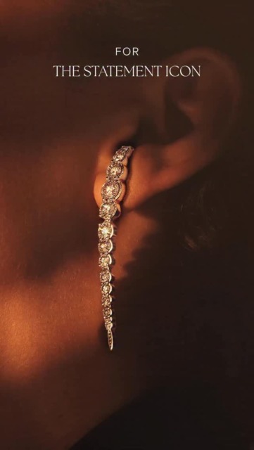 #desertdiamonds for the people you love (yourself included). Which one are you adding to your wishlist?
💎: @ara_vartanian @annakerrjewels @boodles @williamwelstead_jewels @mccaulgoldsmiths @emilynixonjewellery
#ADiamondIsForever #NaturalDiamonds #NaturalDiamondJewelry #GiftInspo #HolidayGiftGuide