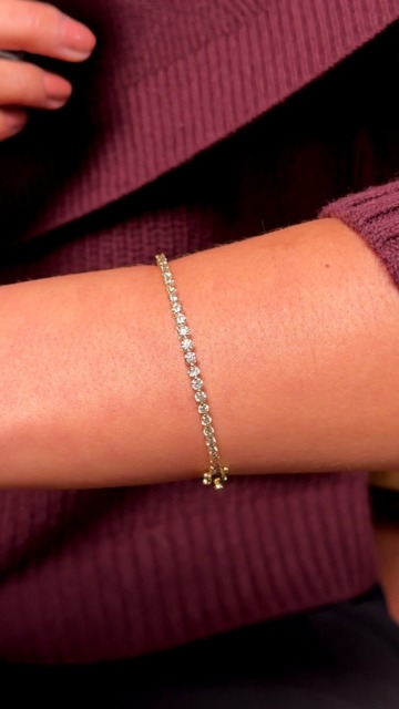 Adding to my #desertdiamonds collection while celebrating milestones is what I call a win-win. 

💎: @levian_jewelry 

#ADiamondIsForever #NaturalDiamonds #SelfGifting #SelfCare #MilestoneMoments