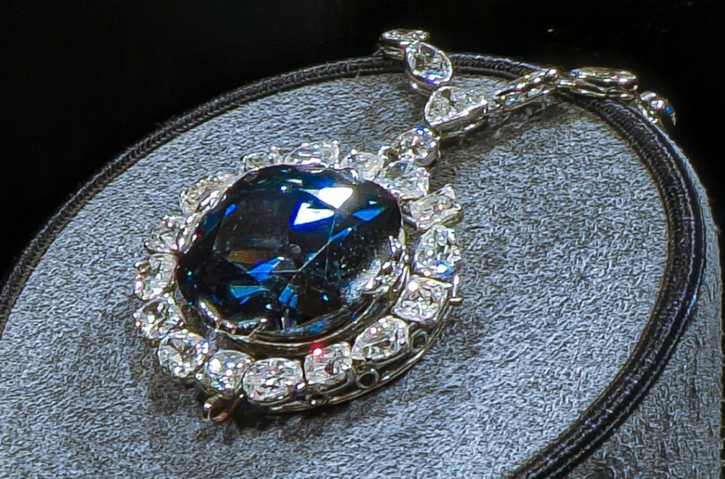 The Hope diamond 