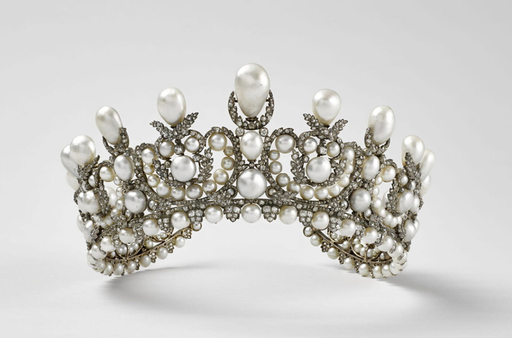pearl and diamond tiara diadem owned by royalty was stolen in Louvre heist