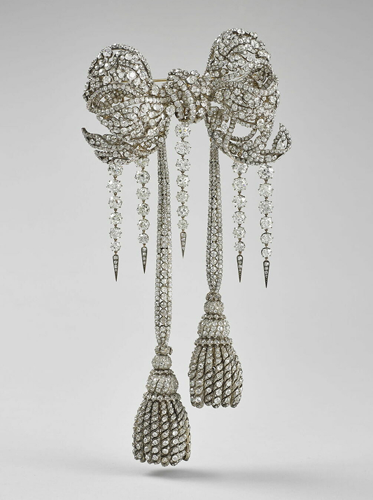 Bow brooch stolen in heist once belonged to Empress Eugenie