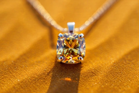 Ochre Desert diamonds: what are they and who wears them?