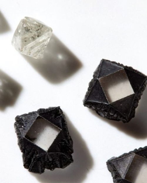 Lab grown diamonds vs natural diamonds