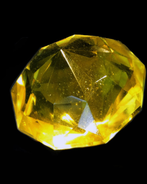 Replica of Florentine diamond