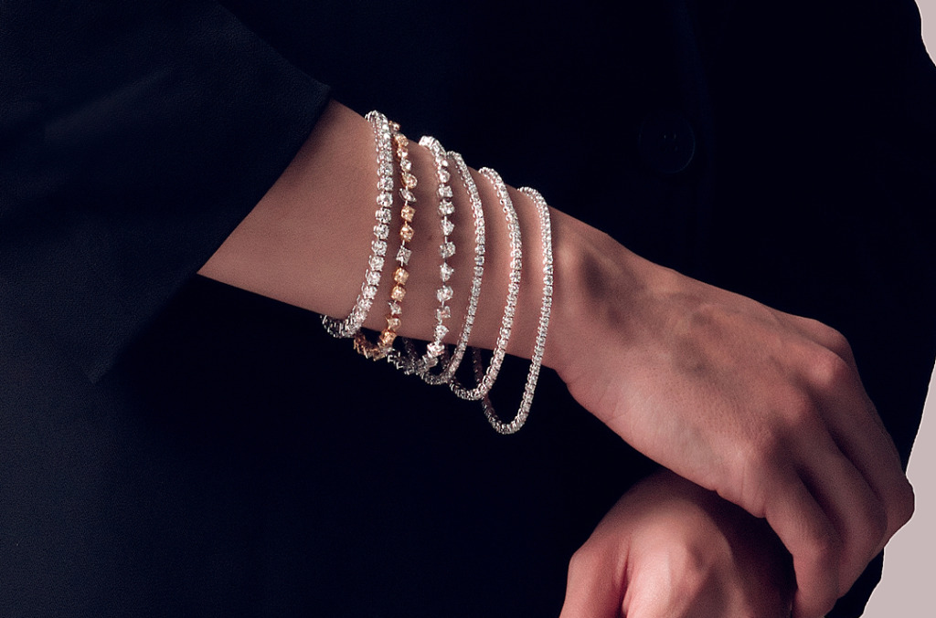 Natural diamond tennis bracelet