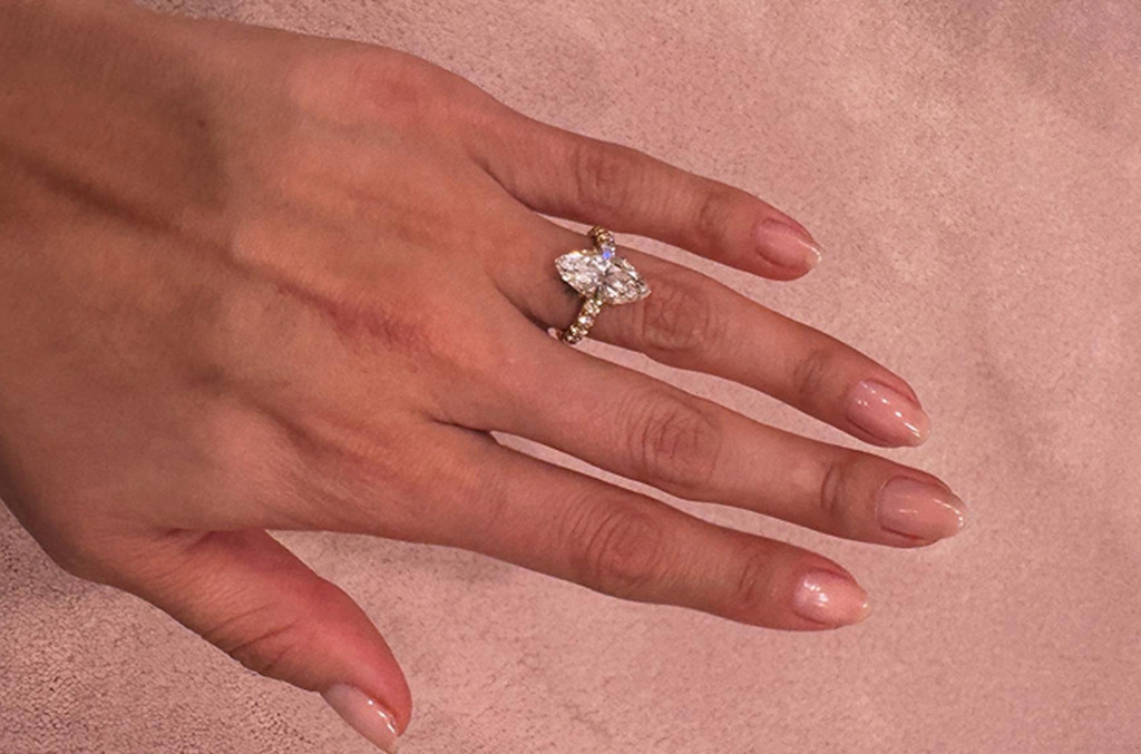 Selena Gomez solitatire setting marquise diamond ring