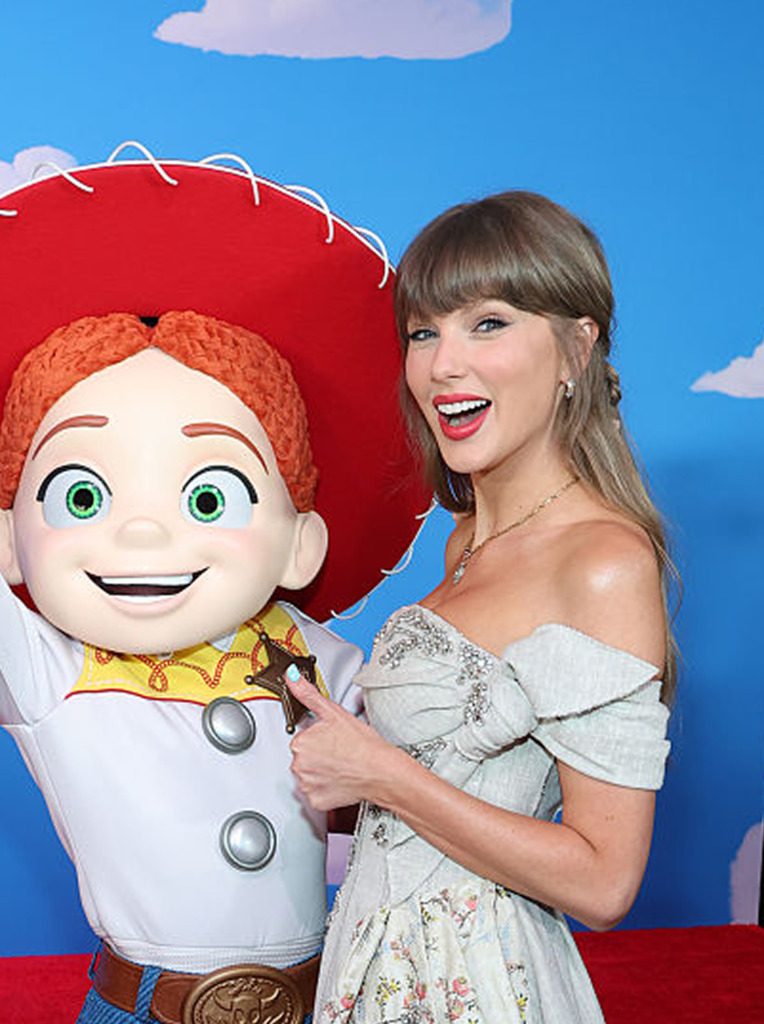 Taylor Shyft Toy Story 5  Portrait 3