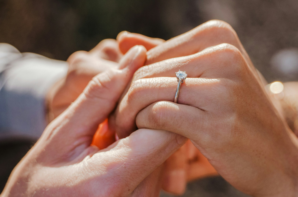 Article 35 How To Measure Ring Size At Home Image 3 Unsplash Option 3