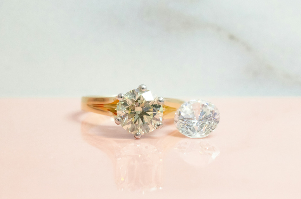 Article 55 How To Buy An Engagement Ring Image 6 Loose Center Gems Unsplash