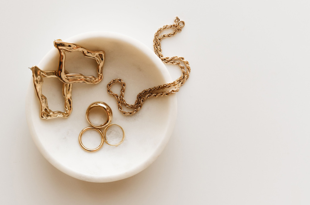 rings in ring dish