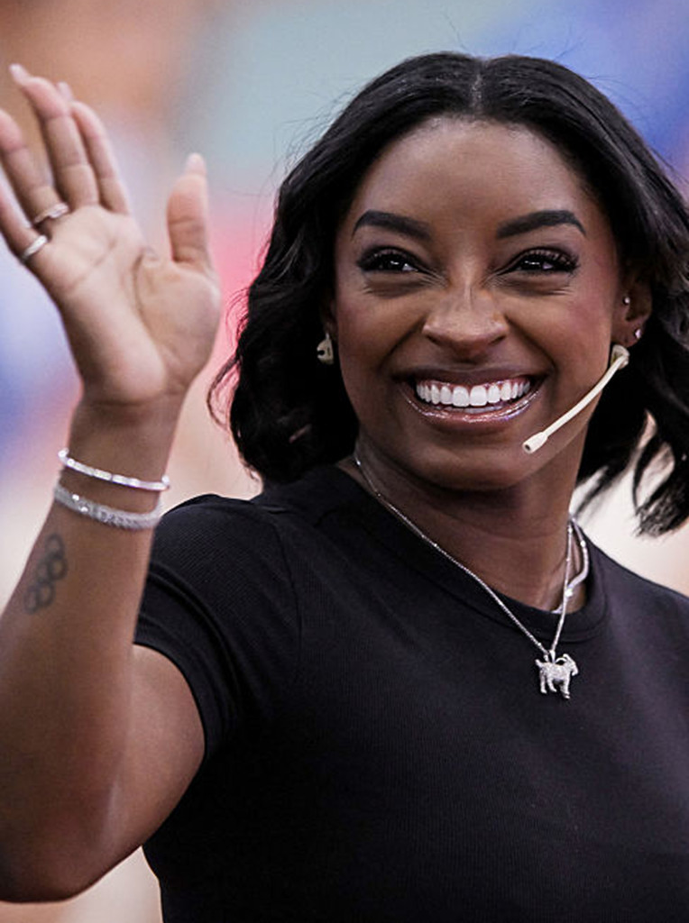 Article 71 Playing In Diamonds Simone Biles Image 1