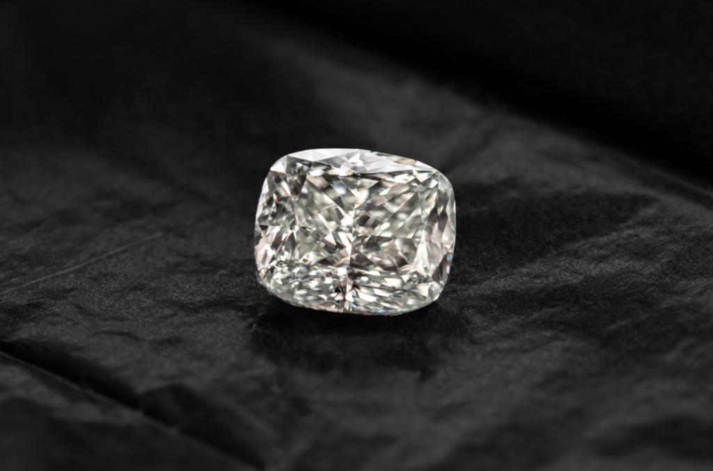 beautiful loose natural diamond