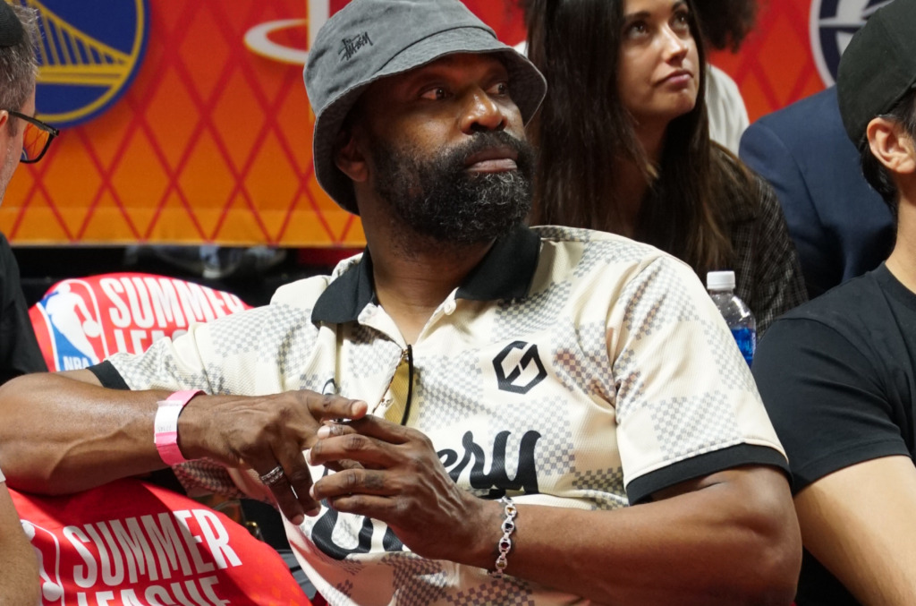 NBA Summer League Baron Davis Wearing Diamond Jewelry  Image 1