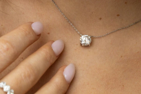 Why do people choose natural diamonds? 