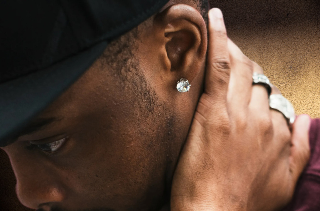 diamond stud
