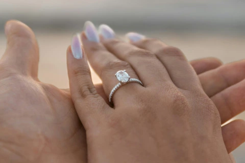What are the best oval diamond engagement ring styles in 2026?
