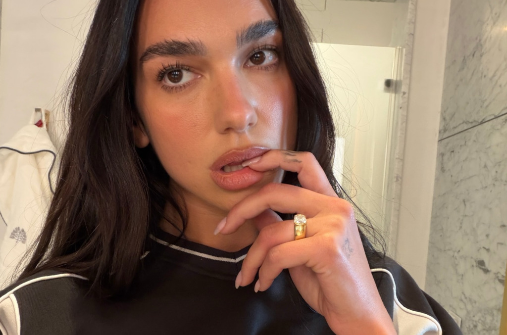 Image 4 Dua Lipa EERA Diamond Engagement Ring Dualipa IG