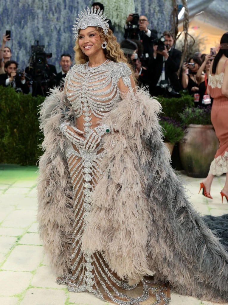 碧昂斯佩戴Chopard喀拉哈里女王天然钻石套装出席2026年Met Gala
