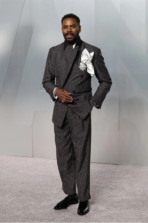 Colman Domingo 佩戴鑽石胸針出席 2026 年奧斯卡紅地毯